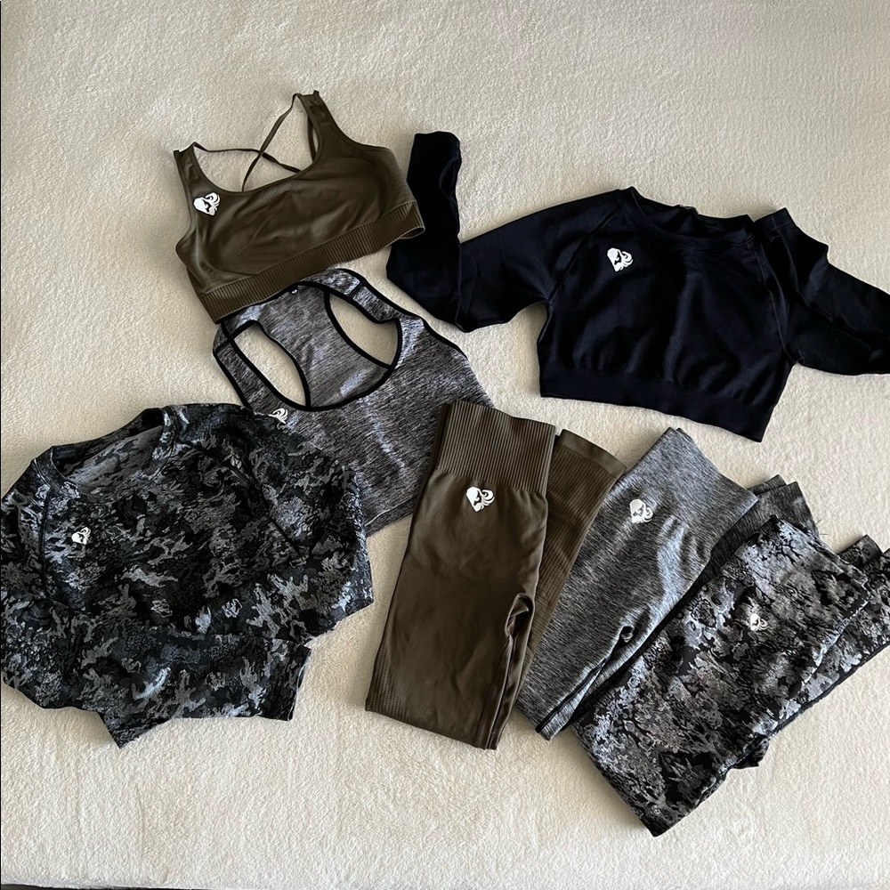 Women’s best workout clothes bundle size M